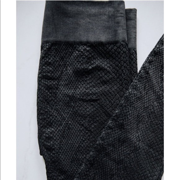 PYTHON PRINT LEGGINGS - Picture 2 of 3